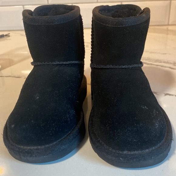 Toddler Ugg boots - Picture 4 of 4